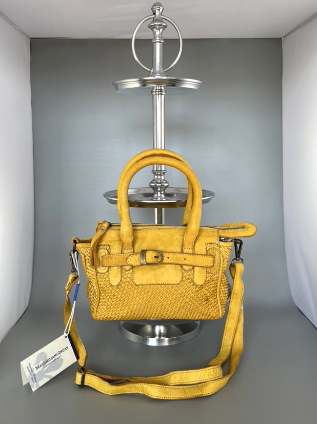 Kleine-gelbe-Tasche-mit-HenkellYoHYoXVc34Ck Kleine geflochtene Vintagetasche mit Henkel