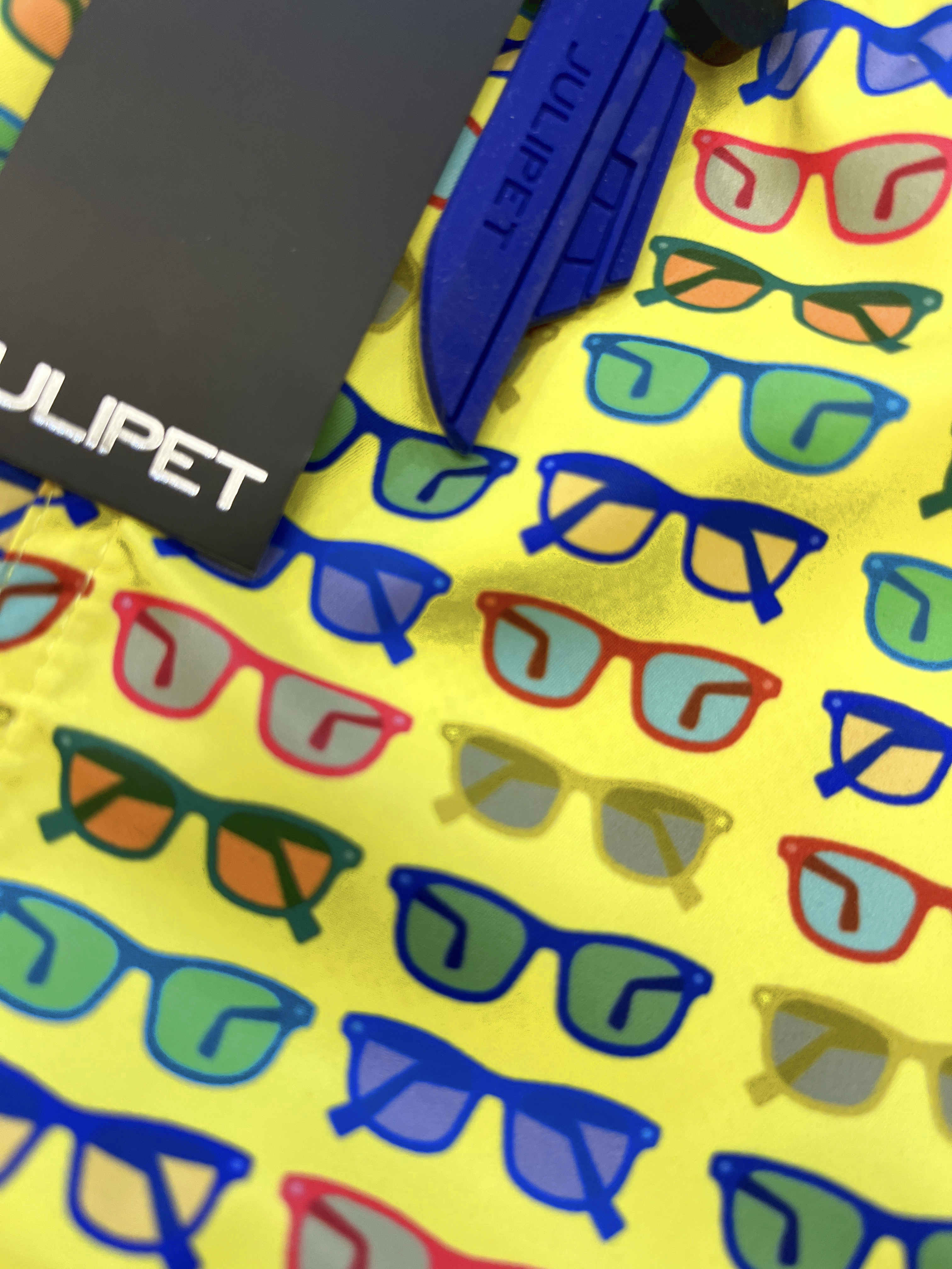 Badehose gelb mit bunten Brillen Badehose gelb mit bunten Brillen