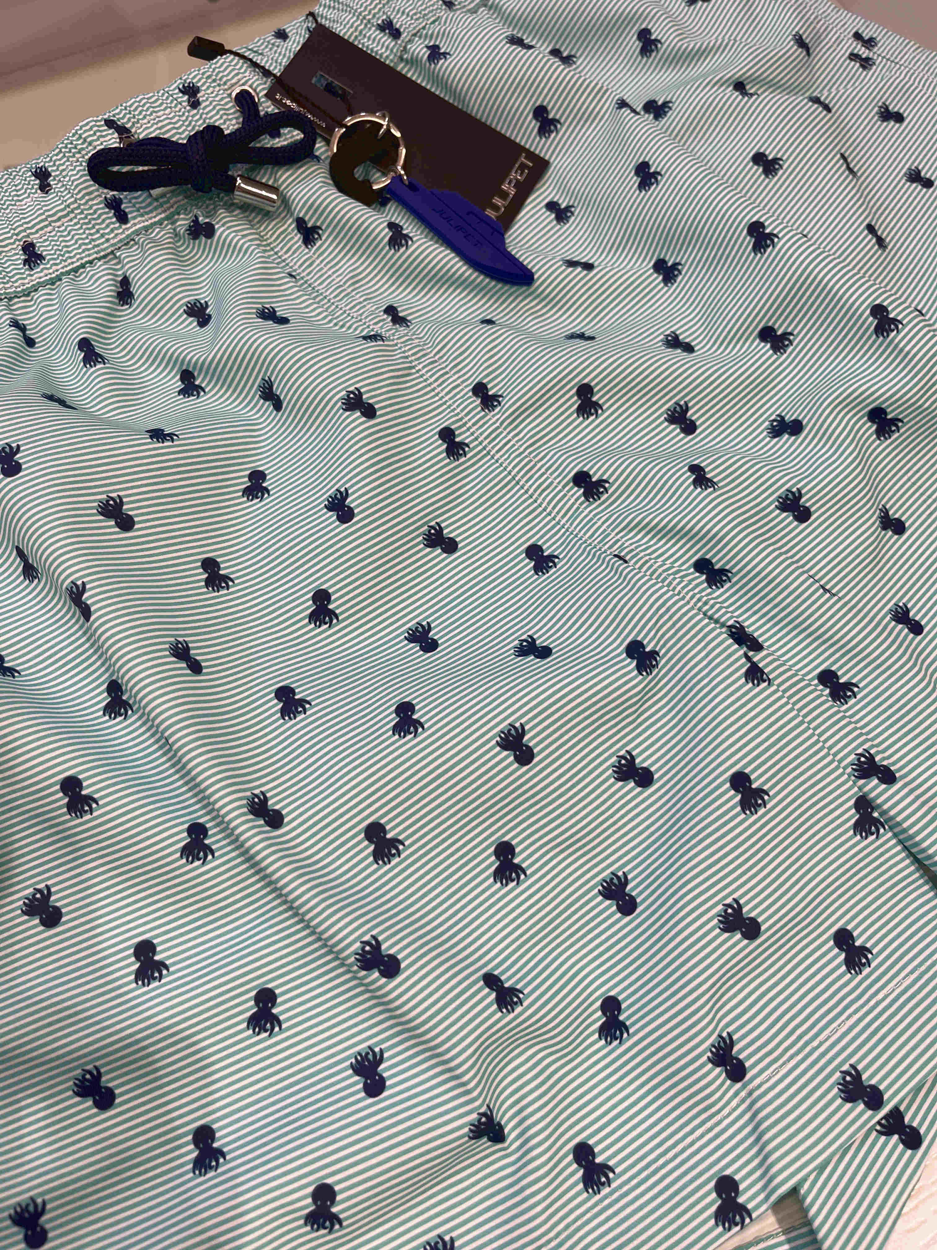 Badehose grüne Streifen mit Oktopus